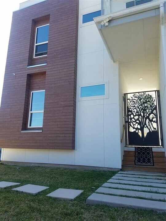 5722 Cullen Blvd-Unit -B in Houston, TX - Building Photo