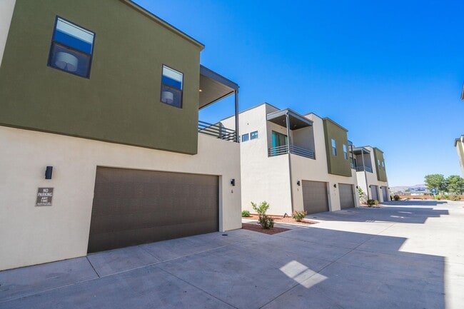 3080 S Bloomington Dr in Saint George, UT - Building Photo - Building Photo