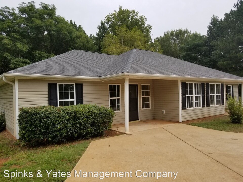 594 Wares Cross Rd in Lagrange, GA - Building Photo