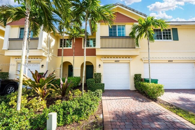 4652 Horseshoe Cir in Davie, FL - Building Photo - Building Photo