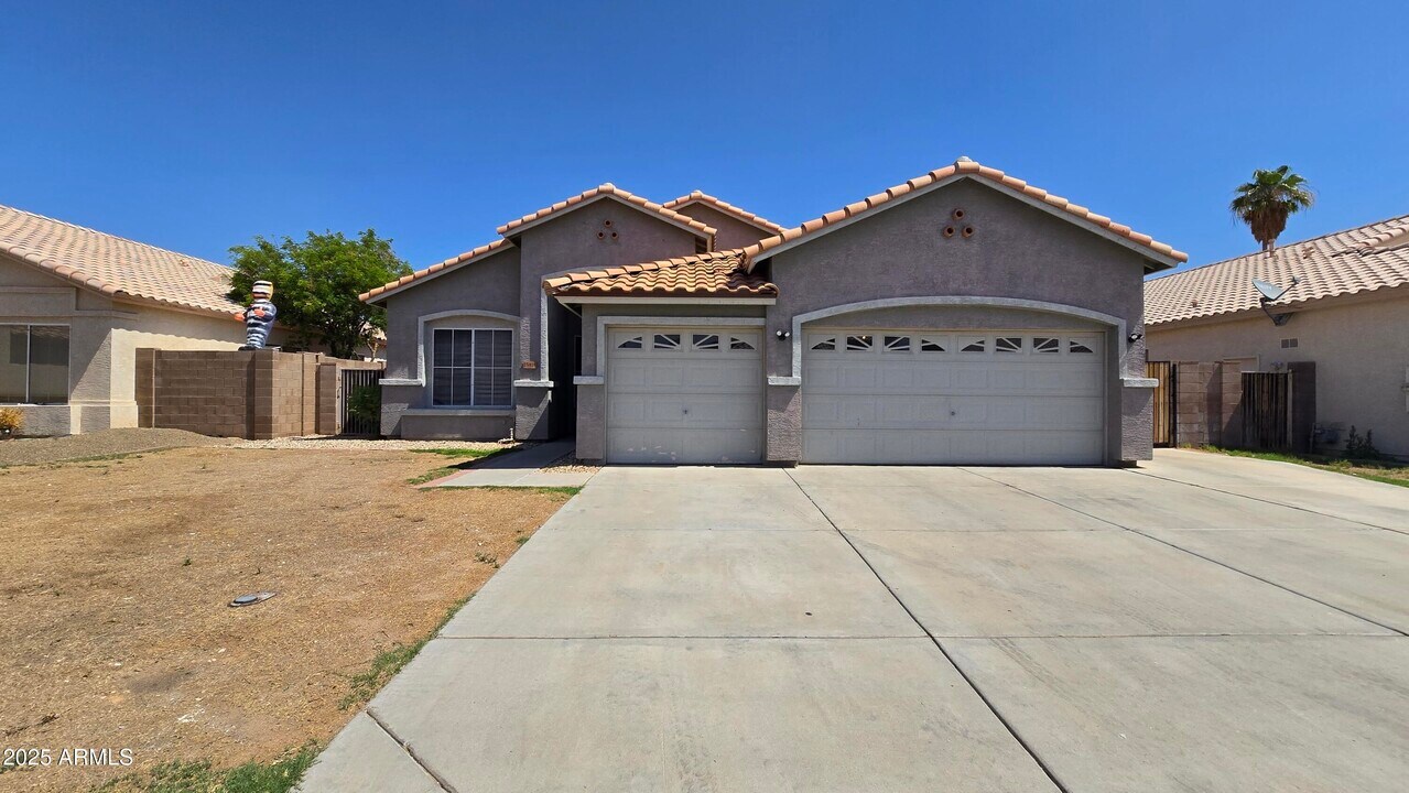 15818 W Durango St in Goodyear, AZ - Building Photo