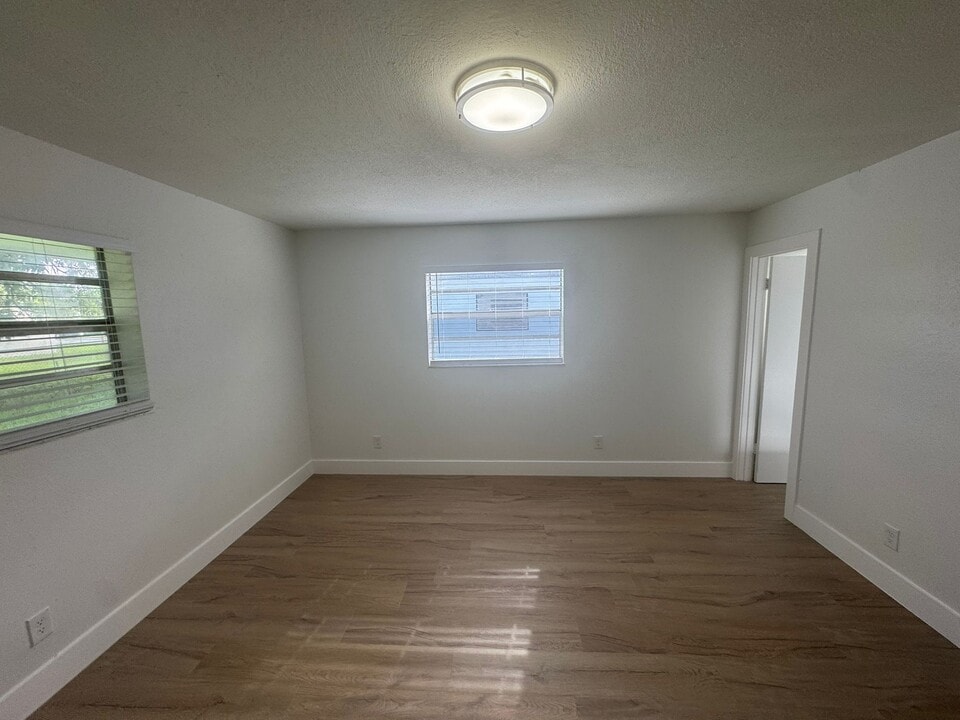108 Premiere LLC &amp; 128 Premiere LLC in Hallandale Beach, FL - Foto de edificio