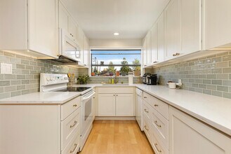 10828 23rd Ave NE in Seattle, WA - Building Photo - Building Photo