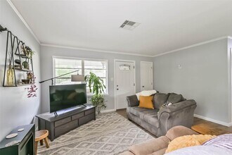 10414 Woodwind Dr in Houston, TX - Building Photo - Building Photo