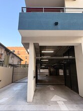 748 S Irolo in Los Angeles, CA - Foto de edificio - Building Photo