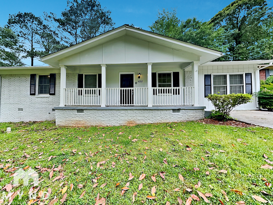 4257 Rocklane Dr in Conley, GA - Building Photo