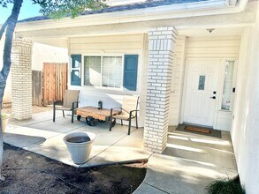 2629 E Goshen Ave in Fresno, CA - Building Photo - Building Photo