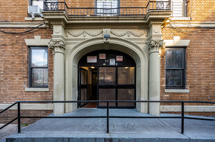 60 Sutter Ave in Brooklyn, NY - Foto de edificio - Building Photo