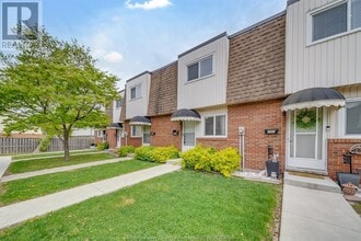 5486 Lassaline Ave in Windsor, ON - Building Photo - Building Photo
