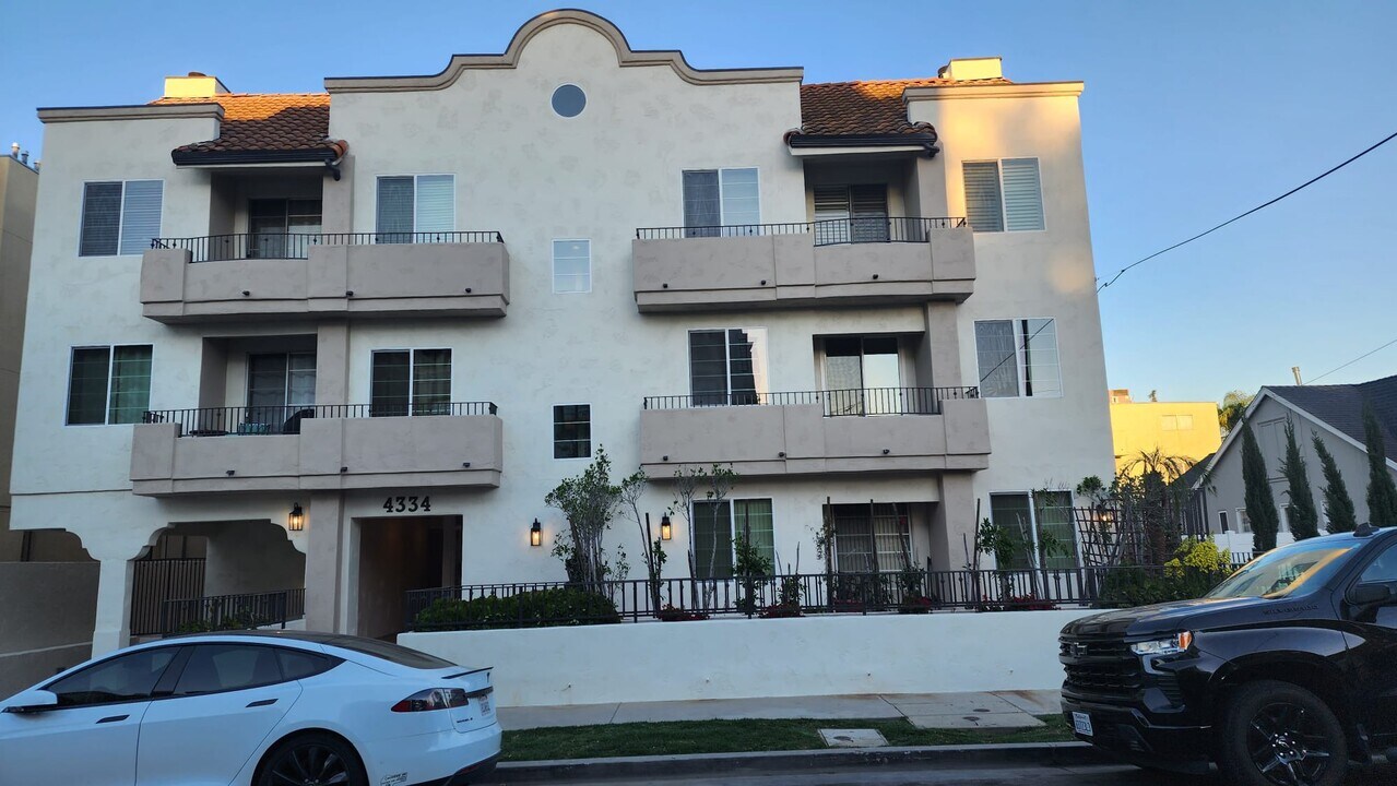 4334 Colbath Ave, Unit 101 in Sherman Oaks, CA - Building Photo