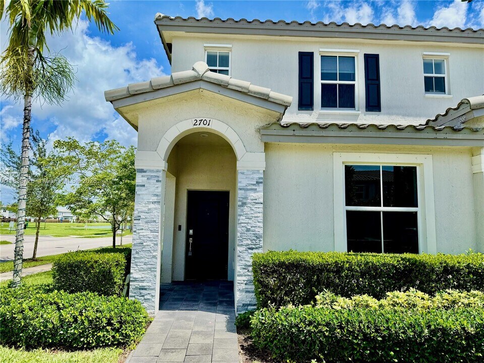 2701 SE 15th St in Homestead, FL - Building Photo
