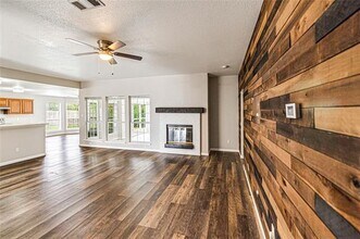 2131 Post Wood Ln in Arlington, TX - Building Photo - Building Photo