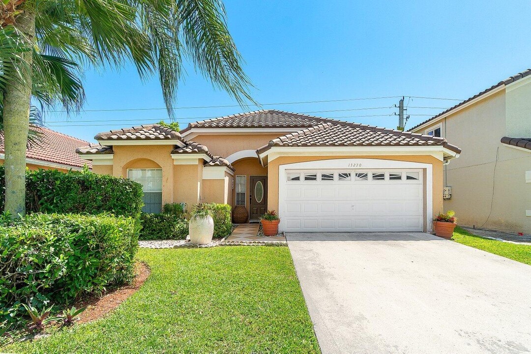 13270 Greenshore Pl in Wellington, FL - Building Photo