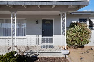 5434 E Dodge St in Mesa, AZ - Foto de edificio - Building Photo