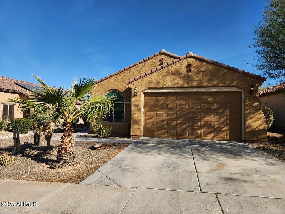 19539 N 260th Ln in Buckeye, AZ - Building Photo