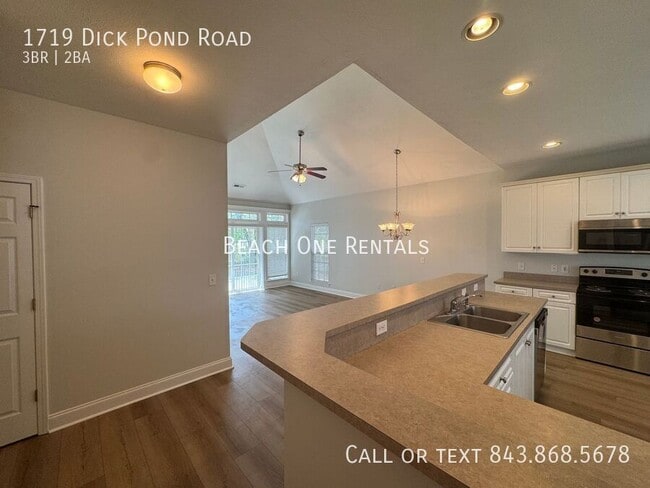 1719 Dick Pond Rd in Myrtle Beach, SC - Foto de edificio - Building Photo