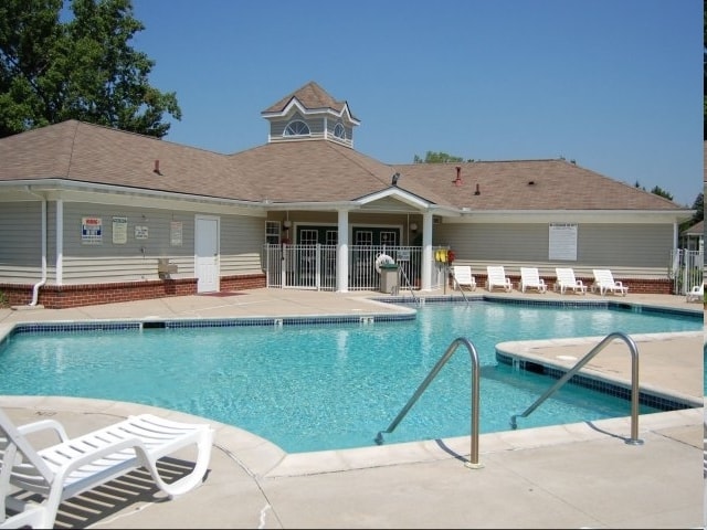 Peppertree Villas in Fairborn, OH - Foto de edificio