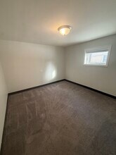 5230 W Winona St, Unit B in Chicago, IL - Foto de edificio - Building Photo