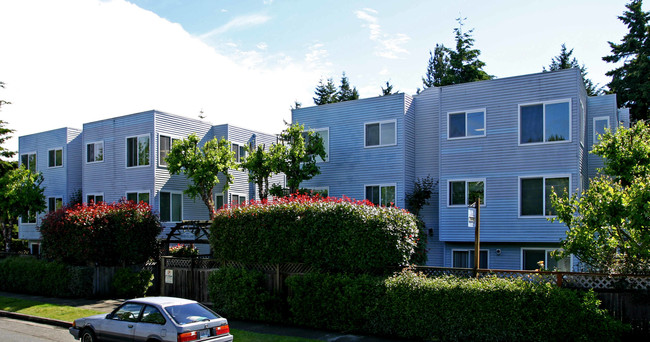 Blue Ridge Court Apartments in Seattle, WA - Foto de edificio - Building Photo