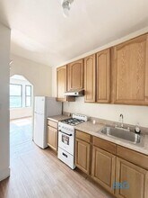 166-25 89th Ave in Queens, NY - Building Photo - Building Photo