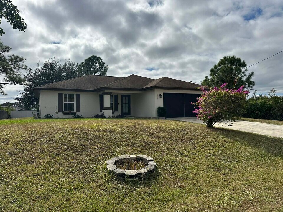 2805-2866 66th St W in Lehigh Acres, FL - Building Photo