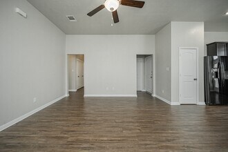 2211 John Ross Ct in Bryan, TX - Building Photo - Building Photo