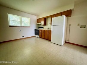 10410 Torrington Rd in Louisville, KY - Building Photo - Building Photo