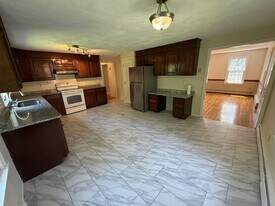 5 Freeman Cir, Unit 5 Freeman Cir., Lexington in Lexington, MA - Building Photo