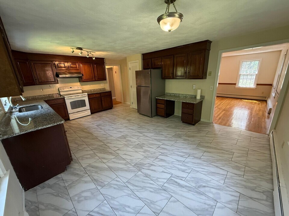 5 Freeman Cir, Unit 5 Freeman Cir., Lexington in Lexington, MA - Building Photo