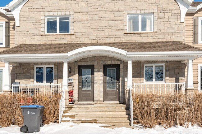 7169 Des Forts Ch in Lévis, QC - Building Photo - Building Photo