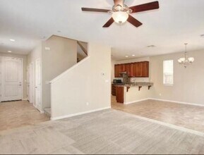 2077 Camino Real Way in Roseville, CA - Building Photo - Building Photo