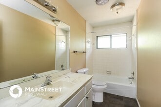 6807 Cricket Canyon Rd in Oklahoma City, OK - Building Photo - Building Photo