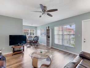 10 Vista Palm Ln in Vero Beach, FL - Building Photo - Building Photo