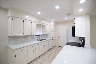 6601 N 15th Ln in McAllen, TX - Building Photo - Building Photo