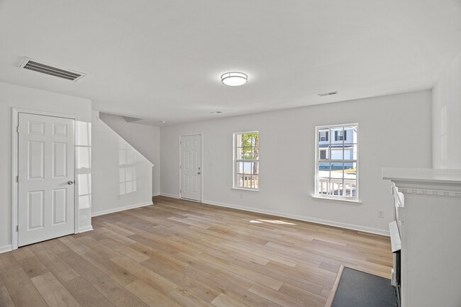 5628 Henderson Oaks Dr in Charlotte, NC - Building Photo - Building Photo