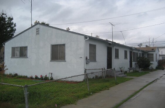 4873 Navarro St in Los Angeles, CA - Foto de edificio - Building Photo