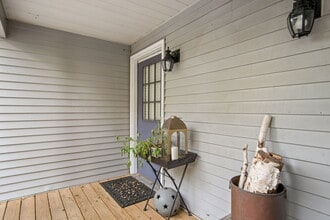 103 N Bennett St in Geneva, IL - Building Photo - Building Photo