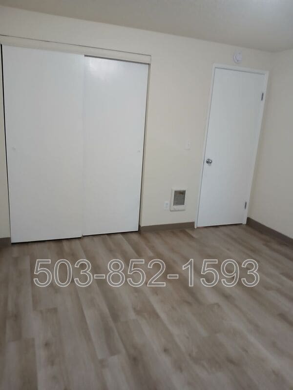 20125 SW Tualatin Valley Hwy in Beaverton, OR - Building Photo - Building Photo