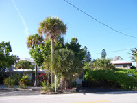 Beach Haven Apartments in Englewood, FL - Building Photo - Building Photo