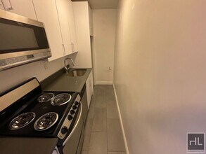 WEST 73 STREET in New York, NY - Building Photo - Building Photo