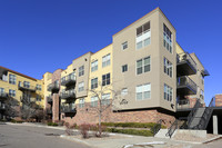 9059 E Panorama Dr in Englewood, CO - Foto de edificio - Building Photo