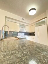 2440 E Preserve Way in Miramar, FL - Foto de edificio - Building Photo