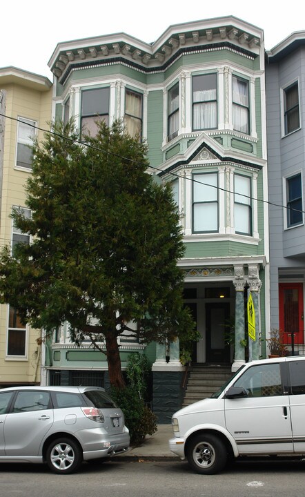 530 Ashbury St in San Francisco, CA - Building Photo