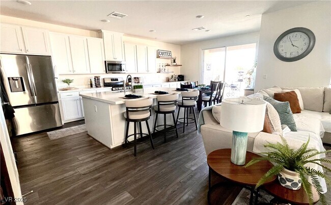 1288 Ventura Clfs Ave in Henderson, NV - Building Photo - Building Photo