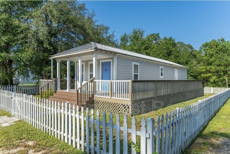 147 Caswell Branch Rd in Freeport, FL - Building Photo