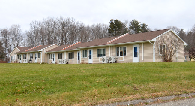 Orchard Hill Estates I & II in Coventry, CT - Building Photo - Building Photo