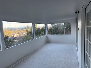 2145 Webb St in West Linn, OR - Building Photo - Building Photo