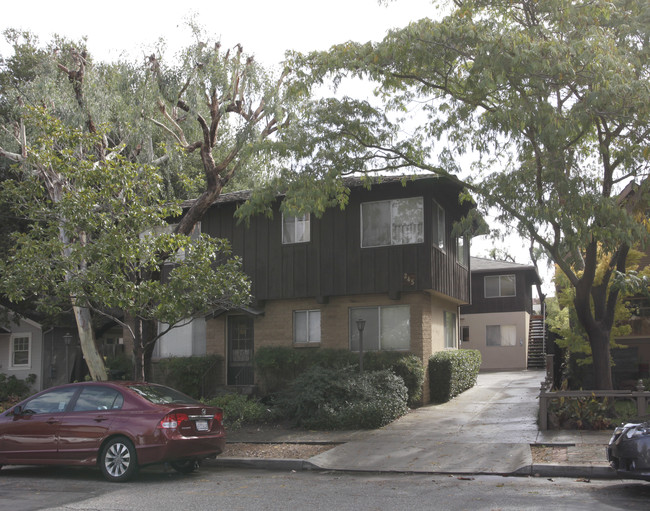 245 College Ave in Palo Alto, CA - Foto de edificio - Building Photo