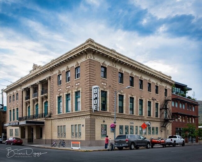 property at 112 N Pattee St