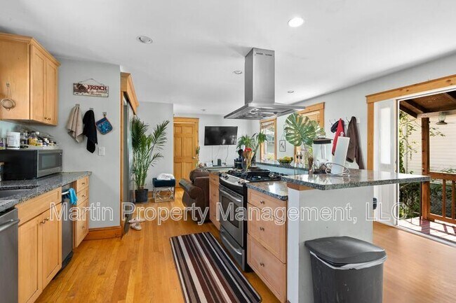 234 Fulton St in Medford, MA - Building Photo - Building Photo